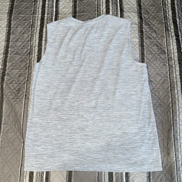 Old Navy Kid Boy Youth Active Breathe On Silver Gray Tank Top - Picture 2 of 4